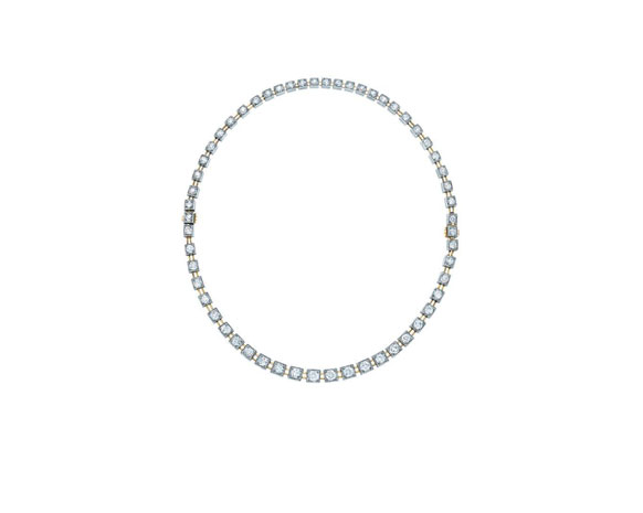 Tiffany & Co تفاجئ عالم المجوهرات بمجموعة Tiffany T الجديدة