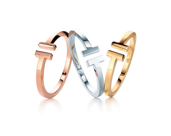 Tiffany & Co تفاجئ عالم المجوهرات بمجموعة Tiffany T الجديدة