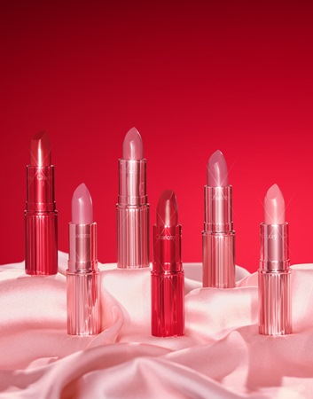 احصلي على التأثير الهوليوودي الذي لطالما حلمتِ به HOLLYWOOD BEAUTY ICON LIP الجديد