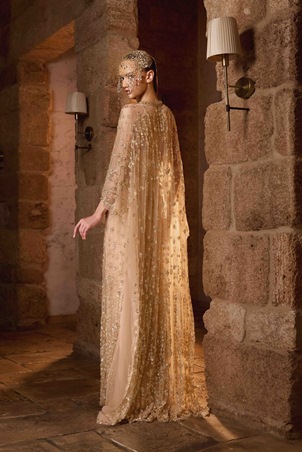 قفطان يعبر عن الضوء الداخلي