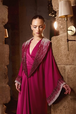 قفطان يعبر عن الضوء الداخلي