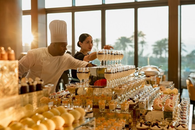 رمضان بنكهة اللقاءات الهادئة على شاطئ جبل علي