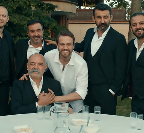 أبطال مسلسل حفرة يفرِحون جمهورهم بمسلسل جديد