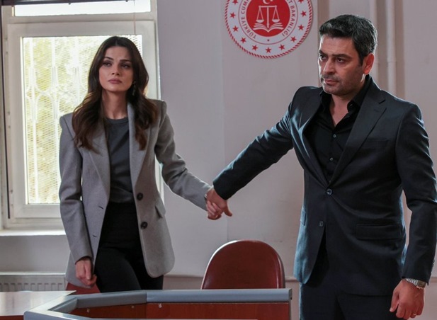 تصريحات صادمة لبطلة المدينة البعيدة