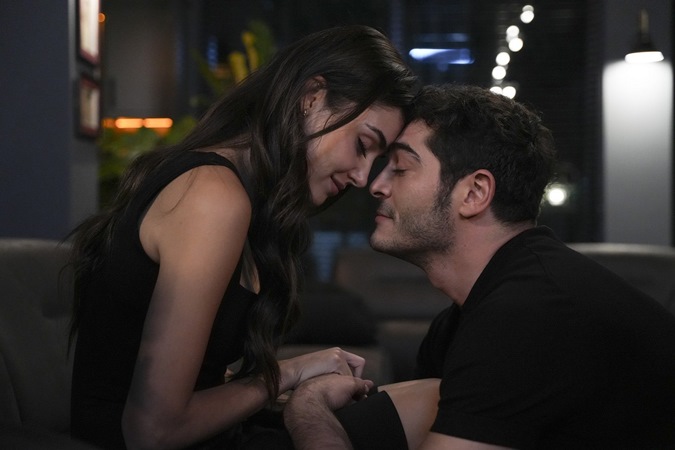 بطل مسلسل هاندا آرتشيل يرفض مقارنتها بهذه النجمة