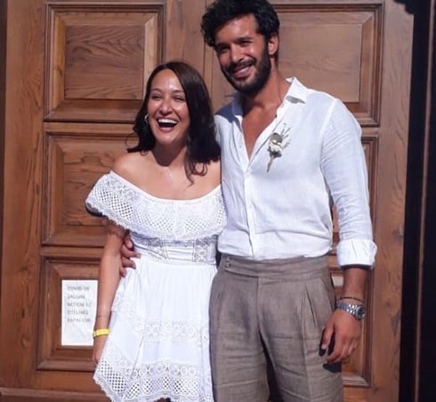 جوبسي أوزاي تكشف عن علاقة هاندا آرتشيل بزوجها