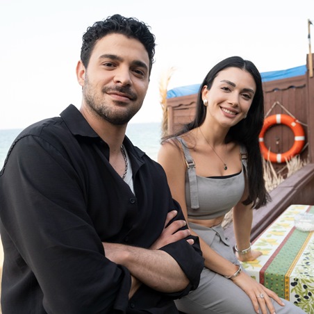 بطل مسلسل تركي يطالب بالتحقيق مع فريق عمل مسلسله