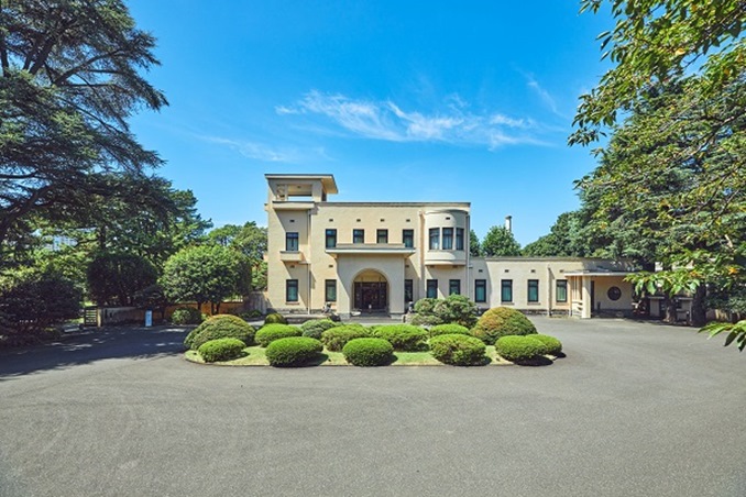 فان كليف أند آربلز تحيي قرناً من فن الآرت ديكو في طوكيو