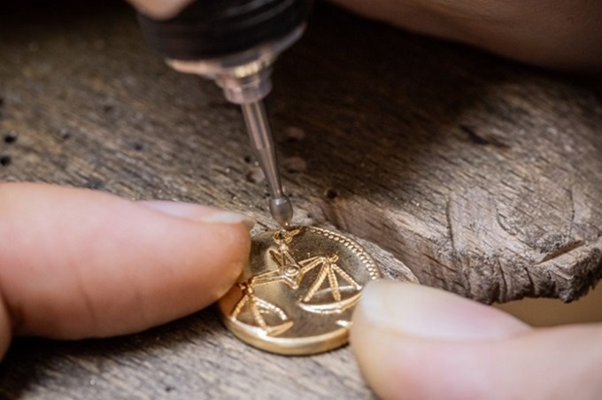 Van Cleef & Arpels… حين تتحوّل الأبراج إلى مجوهرات تحكي قصتك