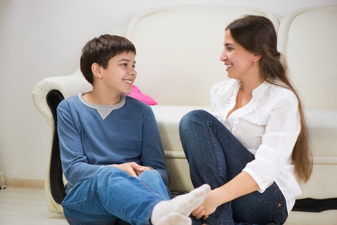 7 علامات تشير إلى أن طفلك على أعتاب المراهقة