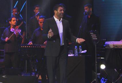 وائل كفوري في أسواق بيروت: مايا ترقص له بعفويّة وإليسا تحافظ على اتزانها