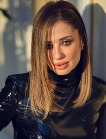 ملامحها تغيّرت... وفاء كيلاني تثير الجدل بأحدث صورة لها