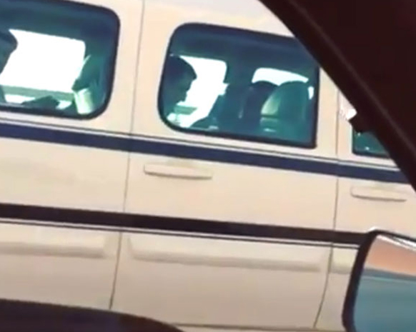 بالفيديو: سعودي يطارد سيارة الأمير الوليد بن طلال 