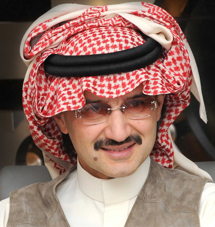 بالفيديو: سعودي يطارد سيارة الأمير الوليد بن طلال 