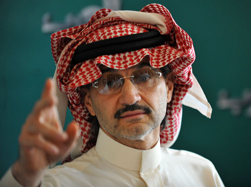 بالفيديو: سعودي يطارد سيارة الأمير الوليد بن طلال 