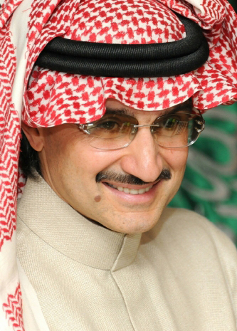 بالفيديو: سعودي يطارد سيارة الأمير الوليد بن طلال 