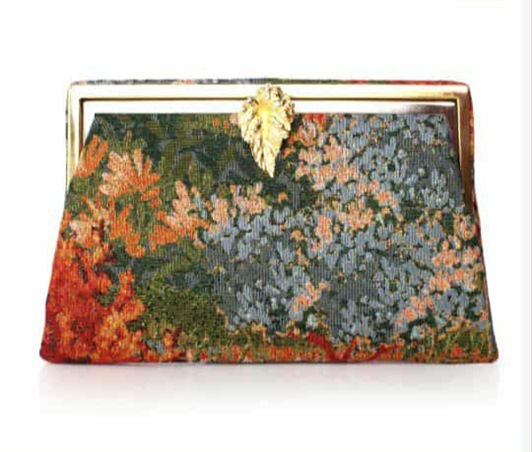 Sarah's Bag… إصدار جديد يعيد تعريف التفاصيل العميقة