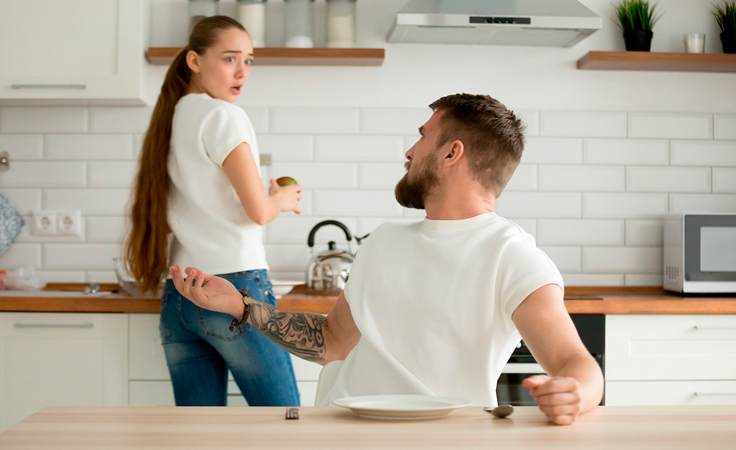 7 علامات تخبرك أنكِ في علاقة مُدَمِّرة