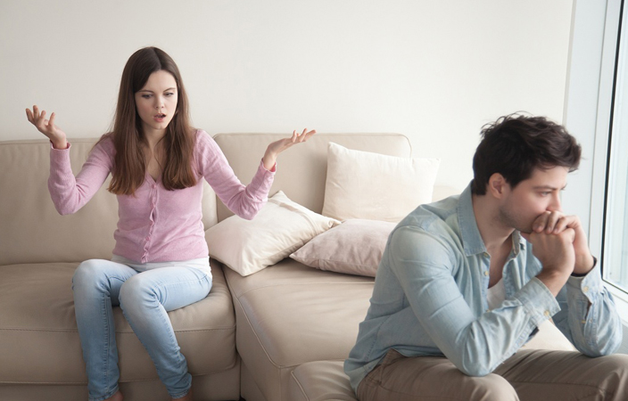 4 عادات تؤدي إلى زواج تعيس.. تجنّبيها