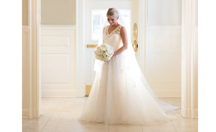 10 نصائح لتحصلي على صور رائعة في زفاف داخلي