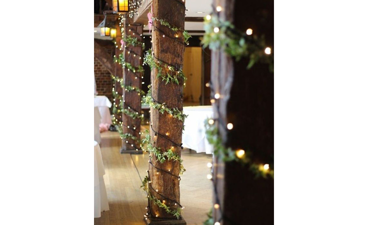 استوحي أجمل الديكورات لحفل زفاف شتوي