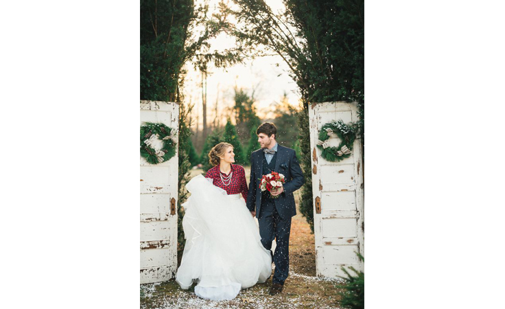 استوحي أجمل الديكورات لحفل زفاف شتوي