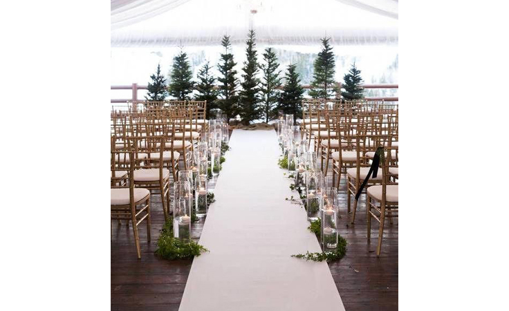 استوحي أجمل الديكورات لحفل زفاف شتوي