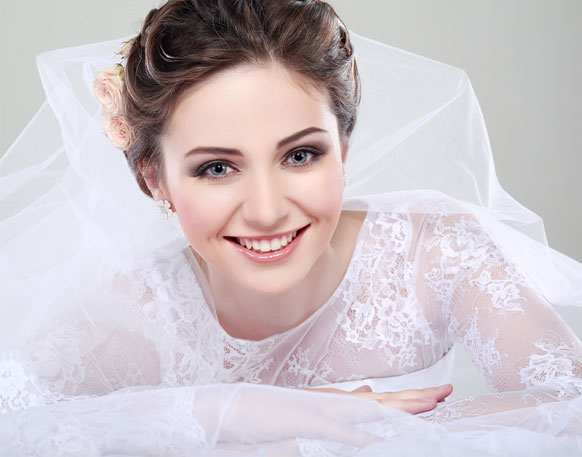 كيف تختارين الفستان المناسب لزفاف أحلامك؟