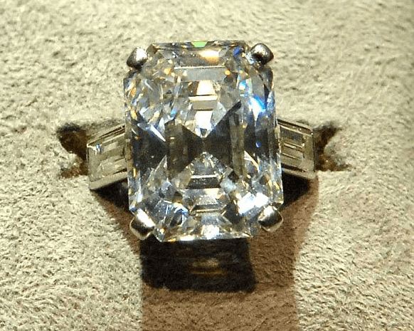 إليكِ أجمل قصص خواتم الزفاف عبر التاريخ