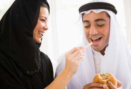 للعروس الجديدة: هذه إرشادات لمراعاة زوجك خلال شهر رمضان 