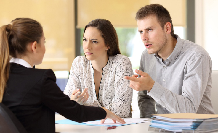 5 علامات تخبرك أنكِ متزوّجة.. ولكن بلا زوج!