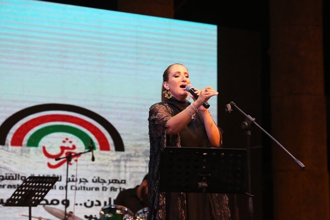 مكادي نحّاس تتألق في 