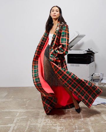 من Azzi&Osta تصاميمٌ جديدة تُحاكي أسلوب حياة المرأة الطموحة