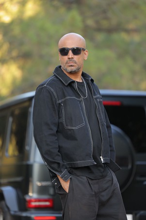 محمد يحيى يستقبل عام 2026 بأغنية 