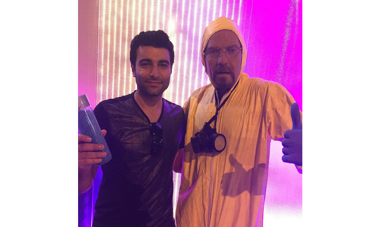 هل سبق وتعرّفتِ إلى شقيق يارا الوسيم؟! شاهدي صوره وإبداعه في مهنته
