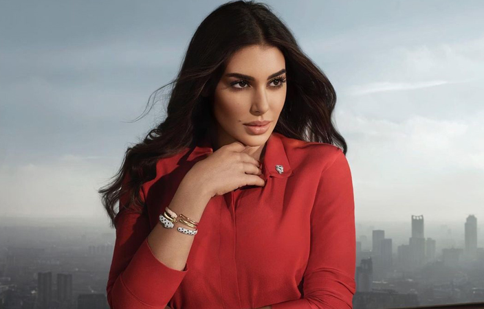 ياسمين صبري أيقونة الشعر الصحي والكثيف