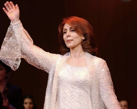 في عيد ميلاد «جارة القمر» الـ90...فيروز أرزة لبنان ورمز شموخه