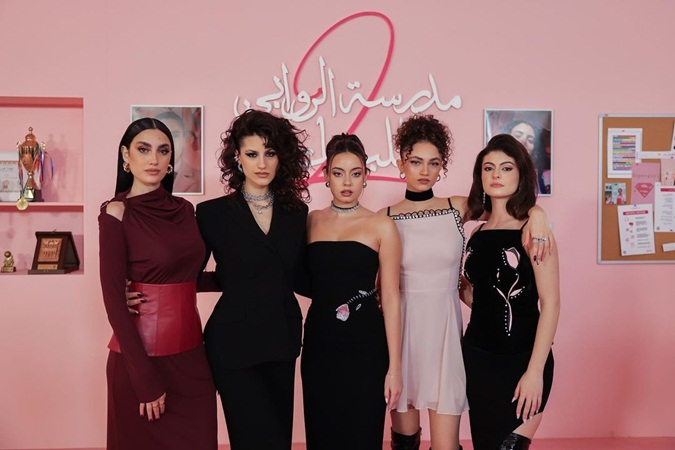 التنمر والابتزاز بين فتيات المراهقة أبرز رسائل «مدرسة الروابي 2»