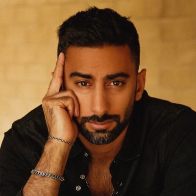 أنس بوخش يعلن تأجيل برنامجه 
