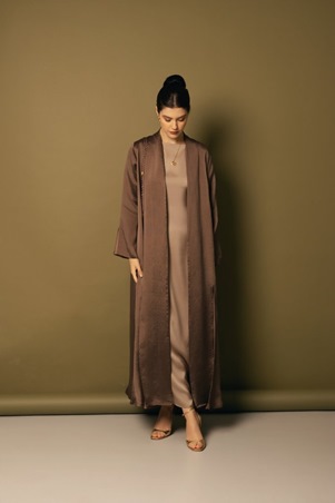 عباءتكِ في رمضان هذا العام… حين تلتقي جذور البحرين بأناقتكِ المعاصرة