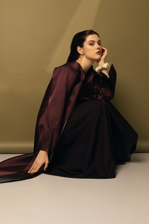 عباءتكِ في رمضان هذا العام… حين تلتقي جذور البحرين بأناقتكِ المعاصرة