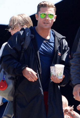 زاك إيفرون في سافانا لإنجاز Baywatch