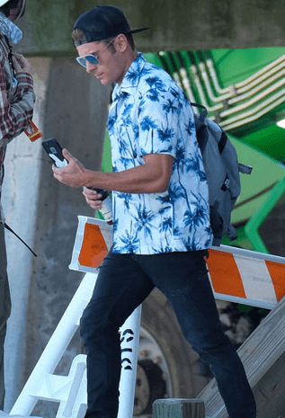 زاك إيفرون في سافانا لإنجاز Baywatch