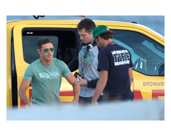 زاك إيفرون في سافانا لإنجاز Baywatch