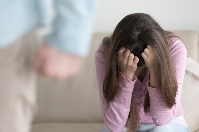 إليكِ سلوكيات تشير إلى عدم رضا الزوج عن الحياة الزوجية
