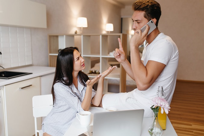 إليكِ علامات تشير إلى أنانية الزوج
