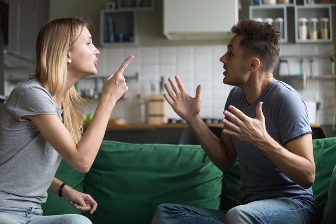 3 أخطاء تزيد حجم المشاكل في زواجك.. تجنبيها