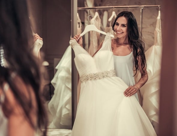 للعروس.. 5 عوامل ضعيها في اعتبارك عند شراء فستان الزفاف