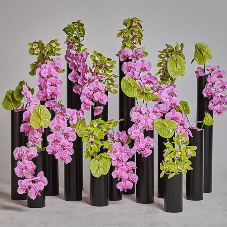 زويا صقر تفتتح The Flower Society مركزاً للورود والفن في دبي