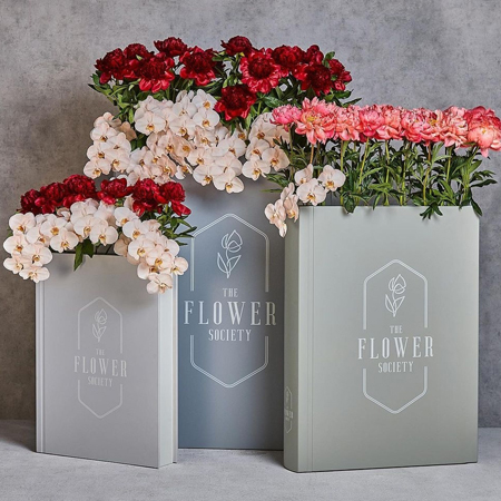 زويا صقر تفتتح The Flower Society مركزاً للورود والفن في دبي